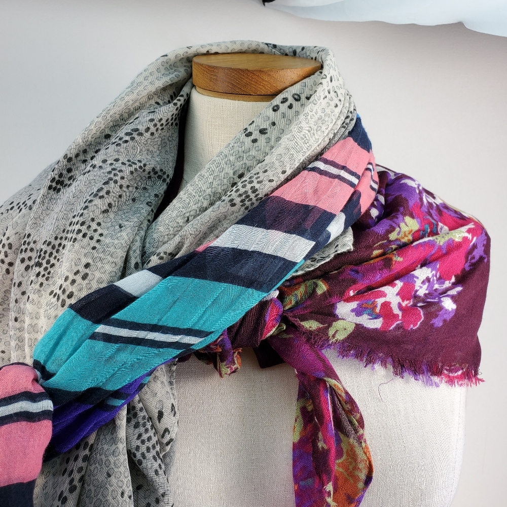 BUNDLE OF 3 SCARVES SNAKESKIN STRIPED AND FLORAL